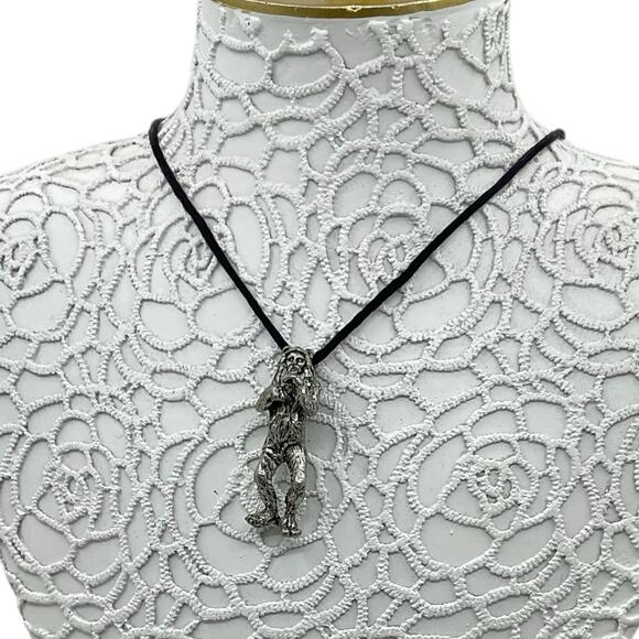 Vintage Cowardly Lion Pendant Comstock Pewter Wizard of Oz 1997 Nylon Necklace - Picture 8 of 9